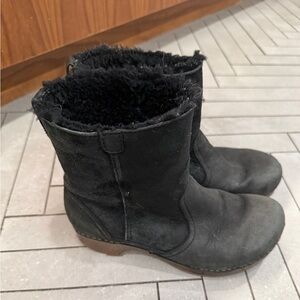 Dansko Black Shearling Boots “Bettie” size 36 / 6